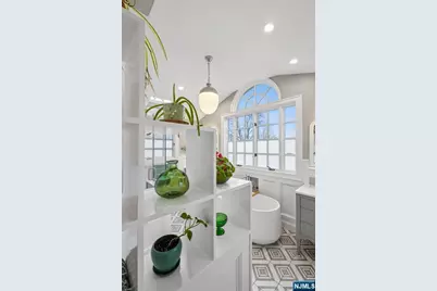 391 Up Mountain Avenue, Montclair, NJ 07043 - Photo 32