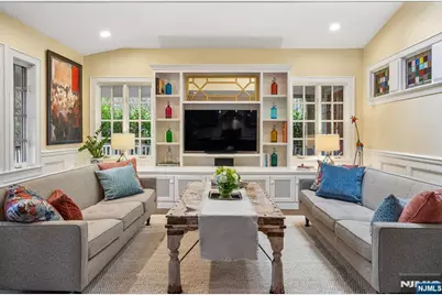 391 Up Mountain Avenue, Montclair, NJ 07043 - Photo 20