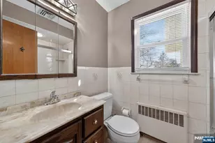 8 Laurel St, Hawthorne, NJ 07506 - Photo 24