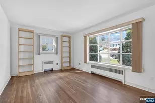 8 Laurel St, Hawthorne, NJ 07506 - Photo 8