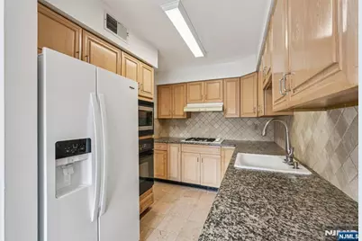 39 Cedarwood, Woodland Park, NJ 07424 - Photo 18