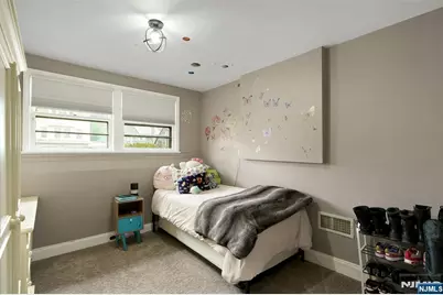 371 Greenwich Street, Bergenfield, NJ 07621 - Photo 18