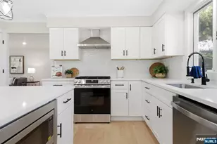 34 Knob Hill Rd, Marlboro Township, NJ 07751 - Photo 18