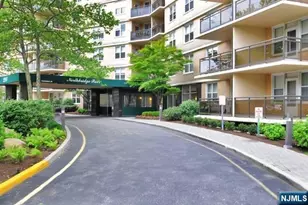 2200 Central Road 15N, Fort Lee, NJ 07024 - Photo 2