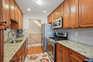 1810 Faulkner Ct, Mahwah, NJ 07430 - Photo 18