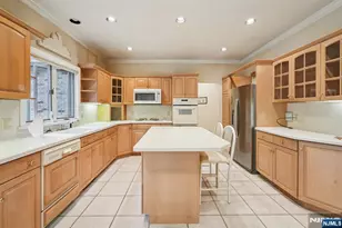 111 Chopin Dr, Wayne, NJ 07470 - Photo 14