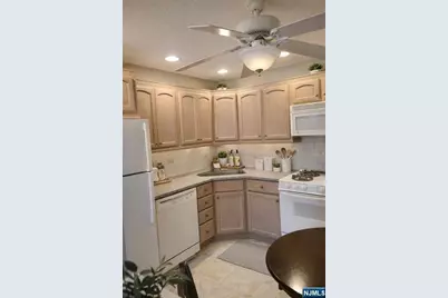 194 Robertson Way 914 #914, Lincoln Park, NJ 07035 - Photo 10