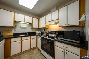 208 Federal Hill Rd, Pompton Lakes, NJ 07442 - Photo 4