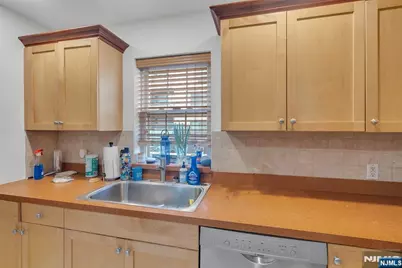 547 Gorge Road 2E #2E, Cliffside Park, NJ 07010 - Photo 12