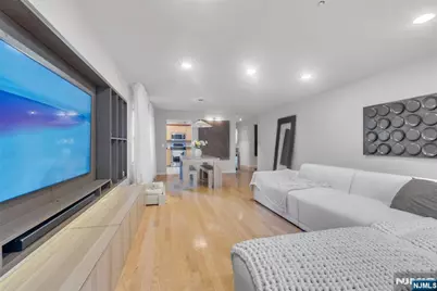 547 Gorge Road 2E #2E, Cliffside Park, NJ 07010 - Photo 2