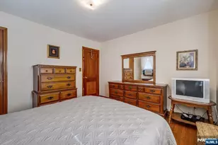 281 Fencsak Ave, Elmwood Park, NJ 07407 - Photo 10