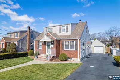 281 Fencsak Avenue, Elmwood Park, NJ 07407 - Photo 2