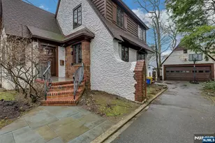 300 Churchill Rd, Teaneck Township, NJ 07666 - Photo 4