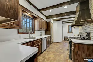 300 Churchill Rd, Teaneck Township, NJ 07666 - Photo 14