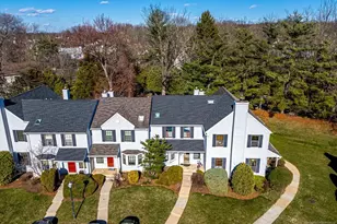 1704 Deerfield Dr 1704, Edison, NJ 08820 - Photo 4