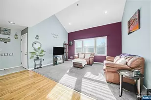 45 Royal Ave 46, Hawthorne, NJ 07506 - Photo 4