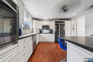 2 Caryn Pl, Fairfield, NJ 07004 - Photo 6