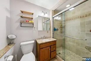 2 Caryn Pl, Fairfield, NJ 07004 - Photo 28
