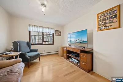 125 Merritt Avenue, Bergenfield, NJ 07621 - Photo 14