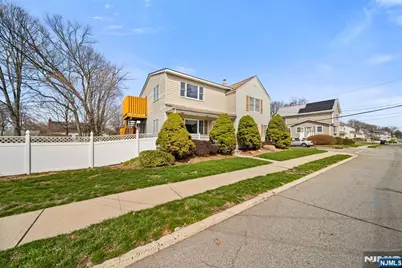 125 Merritt Avenue, Bergenfield, NJ 07621 - Photo 2