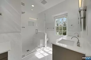 170 Hillside Ave, Englewood, NJ 07631 - Photo 24