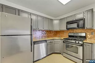 1192 Richmond Rd, Mahwah, NJ 07430 - Photo 8