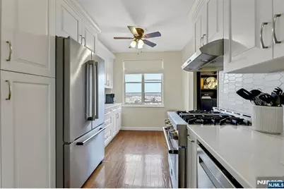 100 Palisade Avenue D45 #D45, Englewood, NJ 07631 - Photo 8