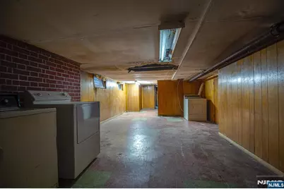 390 Lafayette Street, Newark, NJ 07105 - Photo 32