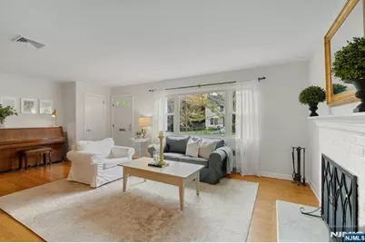 96 Lakewood Avenue, Ho Ho Kus, NJ 07423 - Photo 4