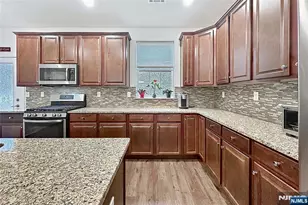 308 Parkview Ln, Rockaway Township, NJ 07866 - Photo 12