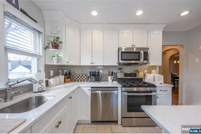 35 Hastings Avenue, Nutley, NJ 07110 - Photo 18