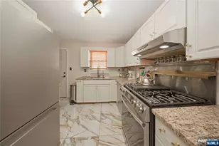 36 Emerson St, Clifton, NJ 07013 - Photo 6