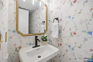 504 Nelson Ct, Edgewater, NJ 07020 - Photo 20