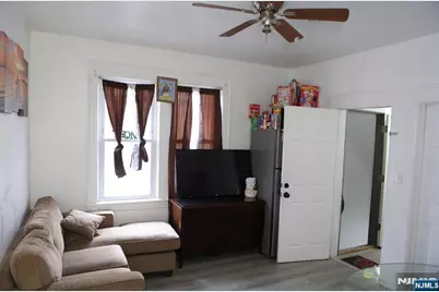 16 Krueger Place, Passaic, NJ 07055 - Photo 8