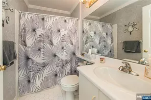 1060 Chedworth Cir, Mahwah, NJ 07430 - Photo 14