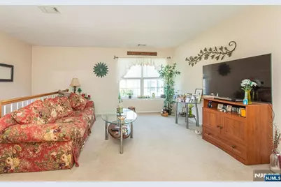 1060 Chedworth Circle, Mahwah, NJ 07430 - Photo 4