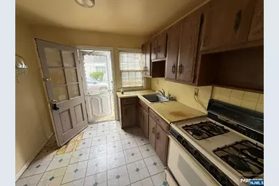 145 Beech Street, Belleville, NJ 07109 - Photo 4