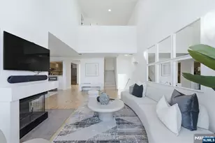 308 Nelson Ct, Edgewater, NJ 07020 - Photo 6