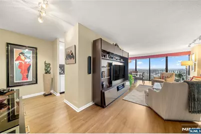 277 Prospect Avenue 14B #14B, Hackensack, NJ 07601 - Photo 2
