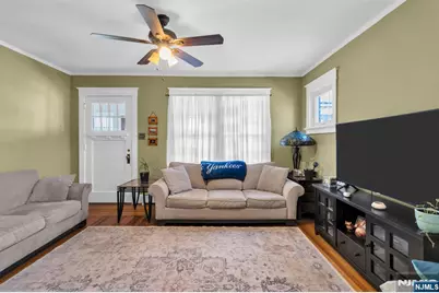 301 Henley Avenue, New Milford, NJ 07646 - Photo 8