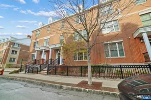 54 Carillon Cir, Livingston, NJ 07039 - Photo 2
