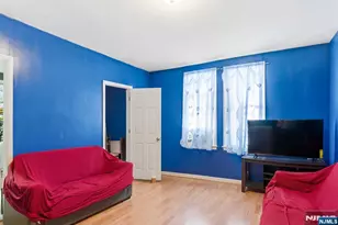 29 Victoria Ave, Newark, NJ 07104 - Photo 4