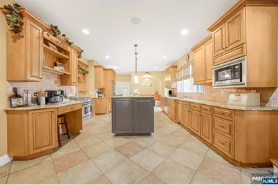 14 Weinmanns Boulevard, Wayne, NJ 07470 - Photo 6