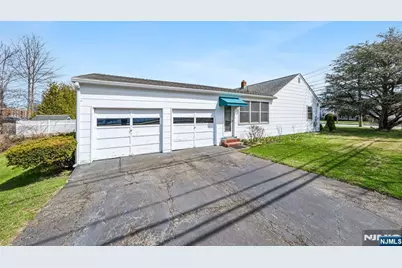 4 Oak Ridge Road, Clifton, NJ 07013 - Photo 1