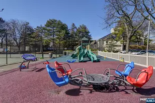 598 Sanderling Ct, Secaucus, NJ 07094 - Photo 22