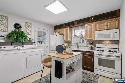 13 Central Avenue, Pompton Lakes, NJ 07442 - Photo 6