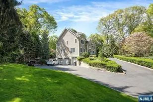 533 W Saddle River Rd, Upper Saddle River, NJ 07458 - Photo 2