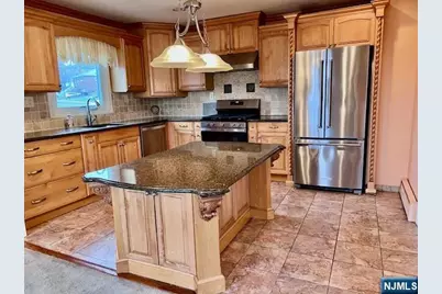 661 Clinton Place, Ridgefield, NJ 07657 - Photo 2