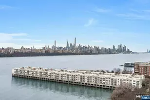 118 The Promenade, Edgewater, NJ 07020 - Photo 2