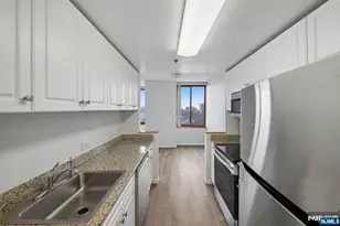 100 Old Palisade Road 2209, Fort Lee, NJ 07024 - Photo 14